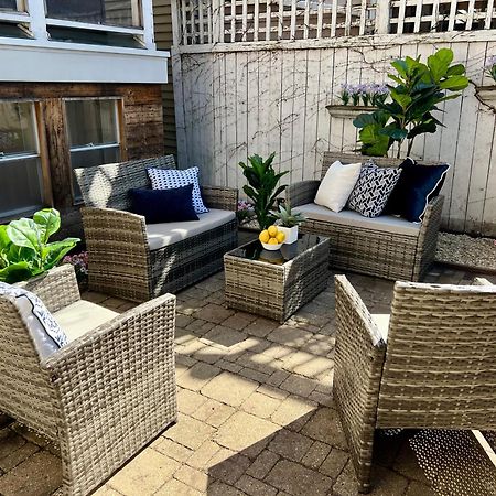 3 Bedroom Spacious Home In Ideal Location W Free Parking Back Yard Pets Welcome 芝加哥 外观 照片