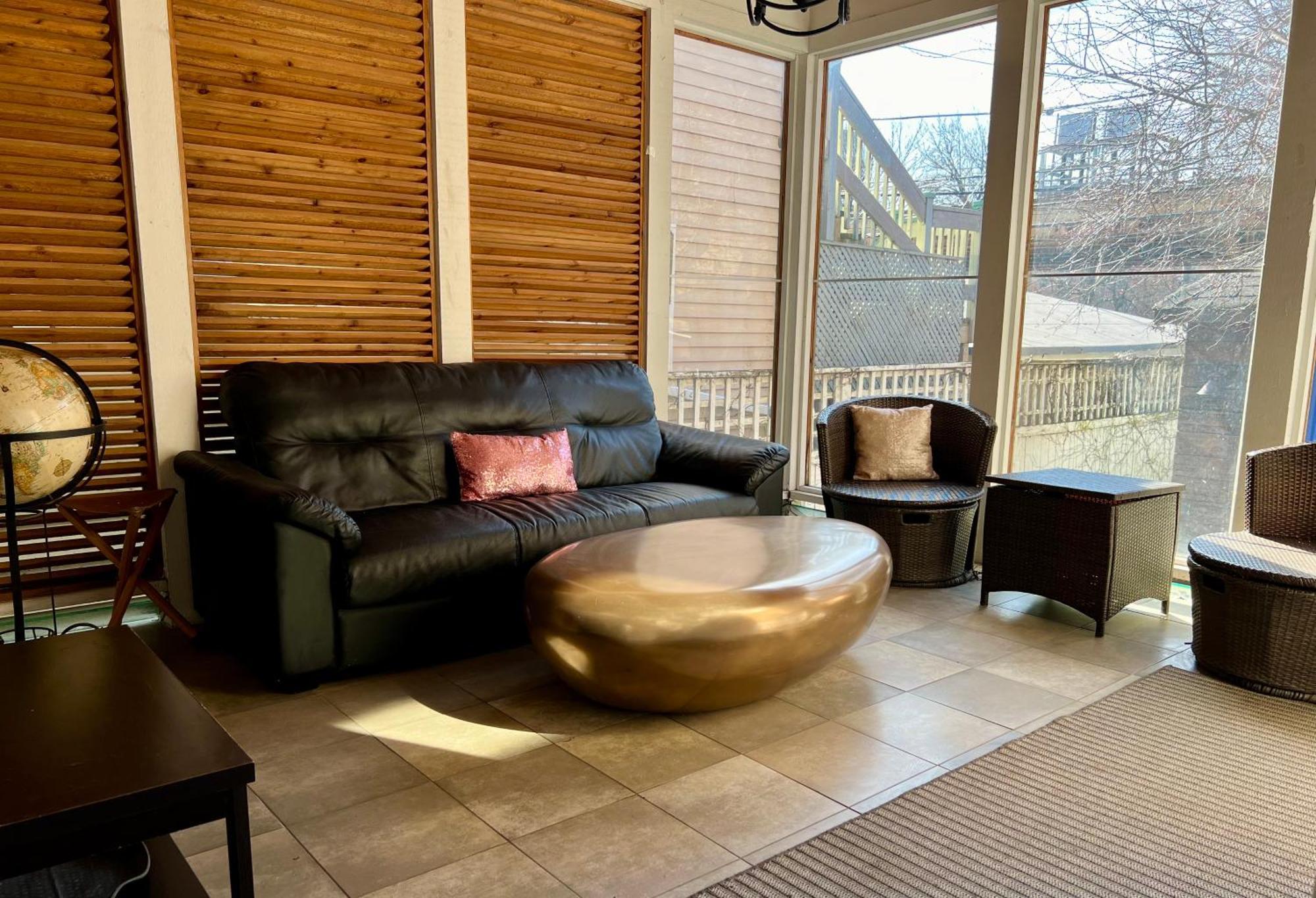 3 Bedroom Spacious Home In Ideal Location W Free Parking Back Yard Pets Welcome 芝加哥 外观 照片