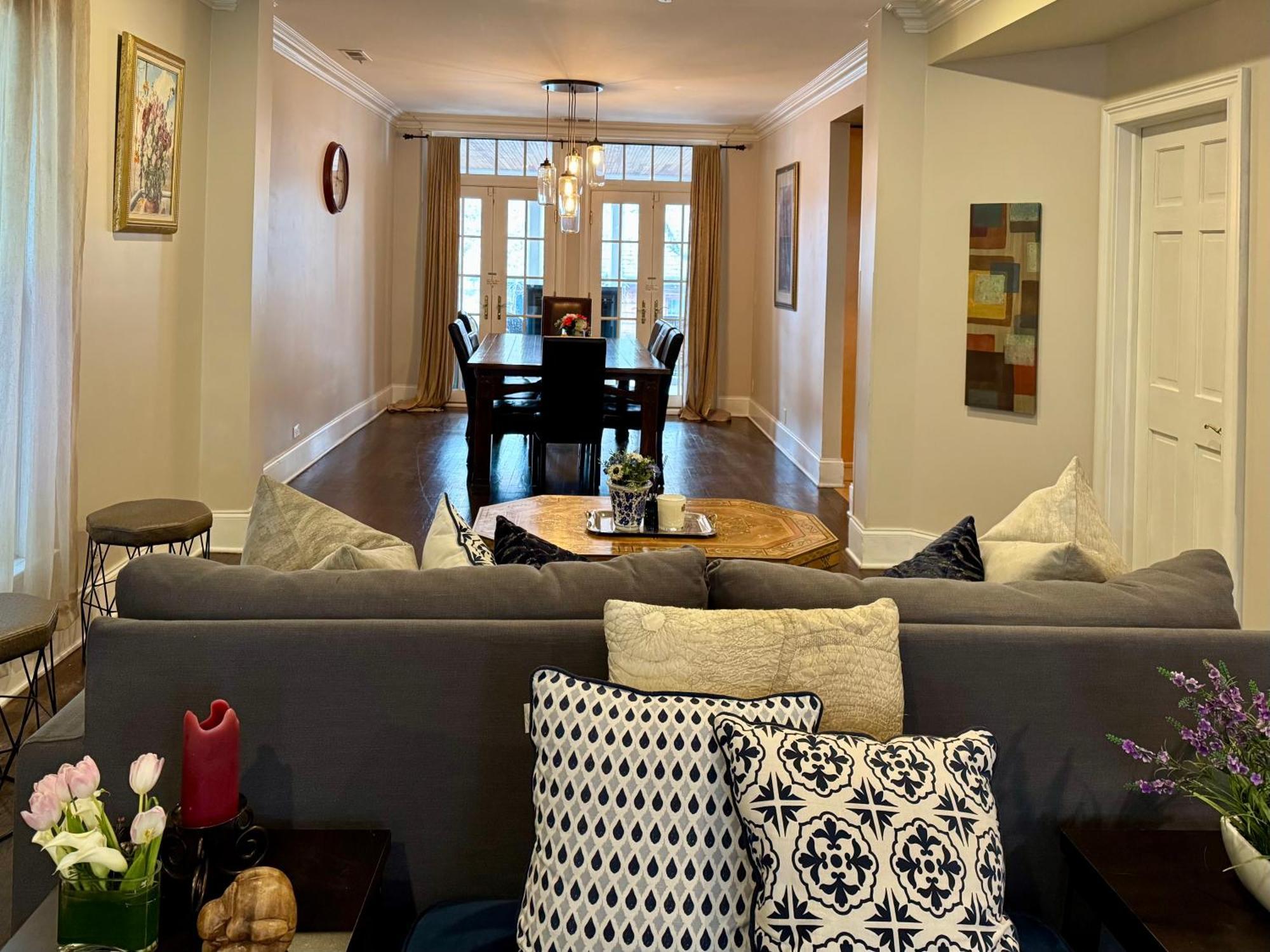 3 Bedroom Spacious Home In Ideal Location W Free Parking Back Yard Pets Welcome 芝加哥 外观 照片