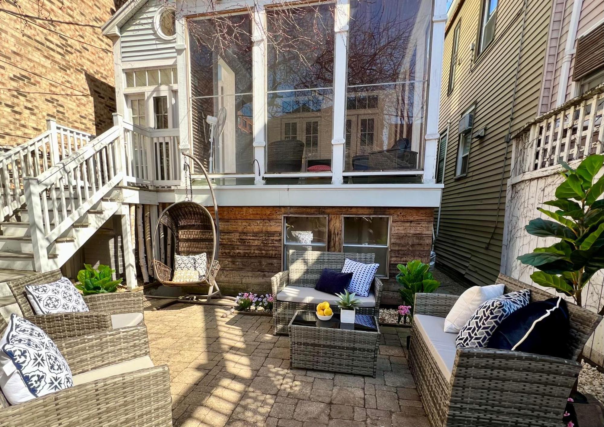 3 Bedroom Spacious Home In Ideal Location W Free Parking Back Yard Pets Welcome 芝加哥 外观 照片