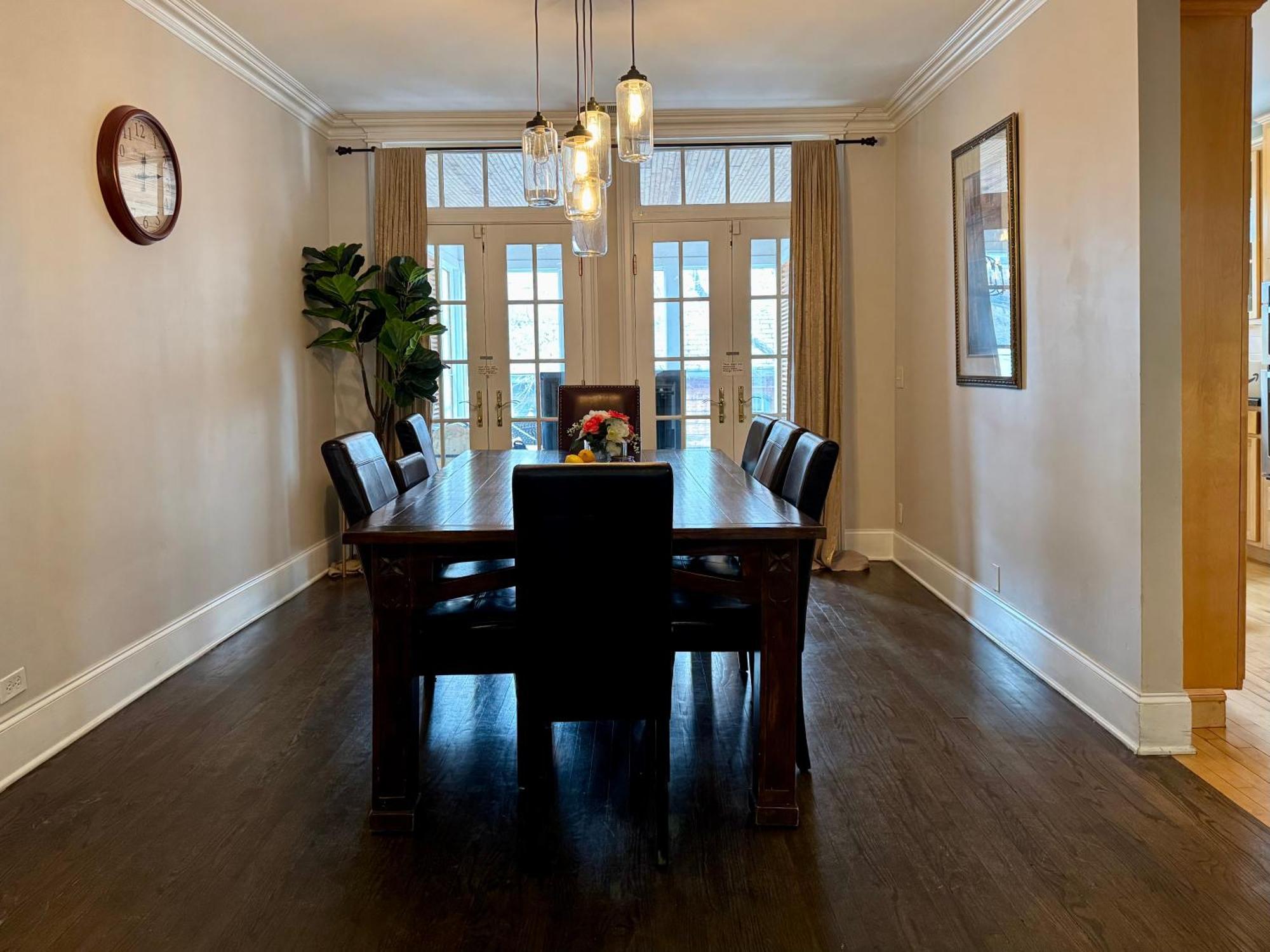 3 Bedroom Spacious Home In Ideal Location W Free Parking Back Yard Pets Welcome 芝加哥 外观 照片