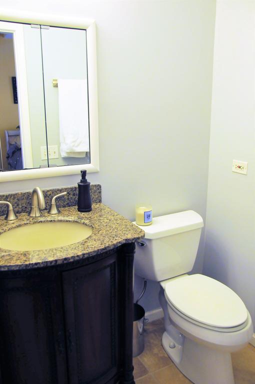 3 Bedroom Spacious Home In Ideal Location W Free Parking Back Yard Pets Welcome 芝加哥 外观 照片