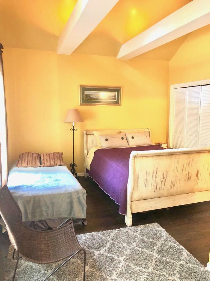 3 Bedroom Spacious Home In Ideal Location W Free Parking Back Yard Pets Welcome 芝加哥 外观 照片